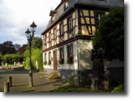 Historische Häuser im Ortskern (Rathaus)